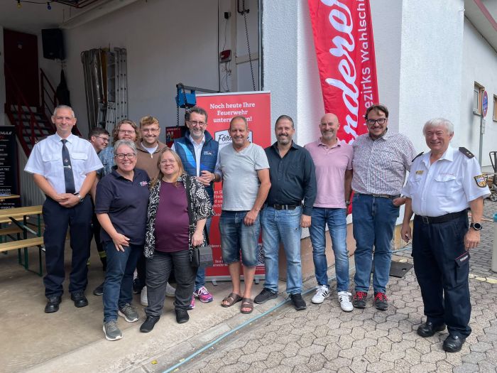 Gruppe mit Personen, die beim Feherwehrfest des LB Wahlschied dabei waren.