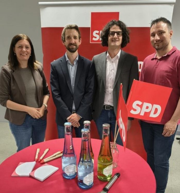 v.l.n.r. Martina Holzner,  Prof. Dr. Eugen Staab, Adrien Guinemer u. Pascal Wiesen